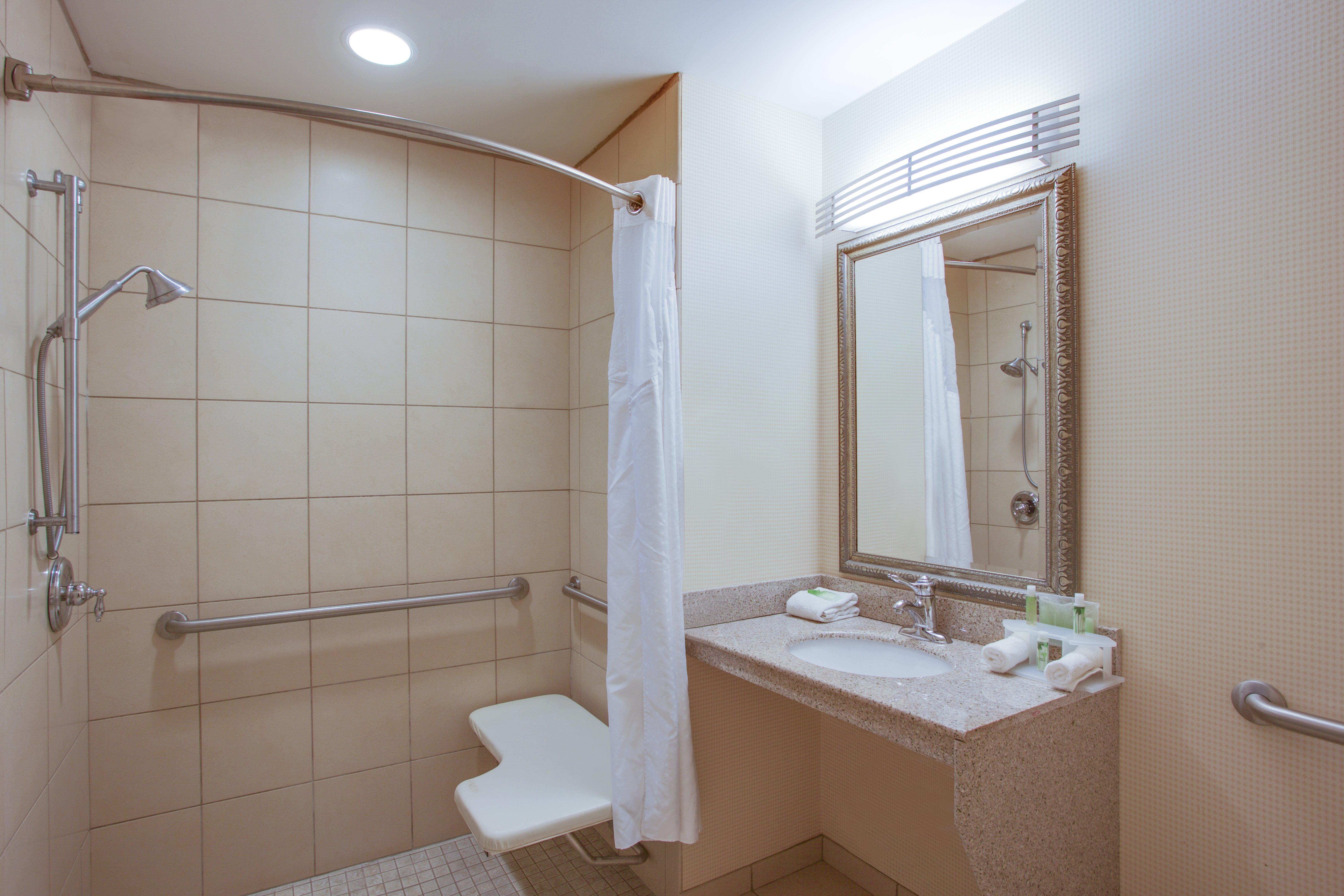 Holiday Inn Express Hotel & Suites Greensboro-East By Ihg Zewnętrze zdjęcie