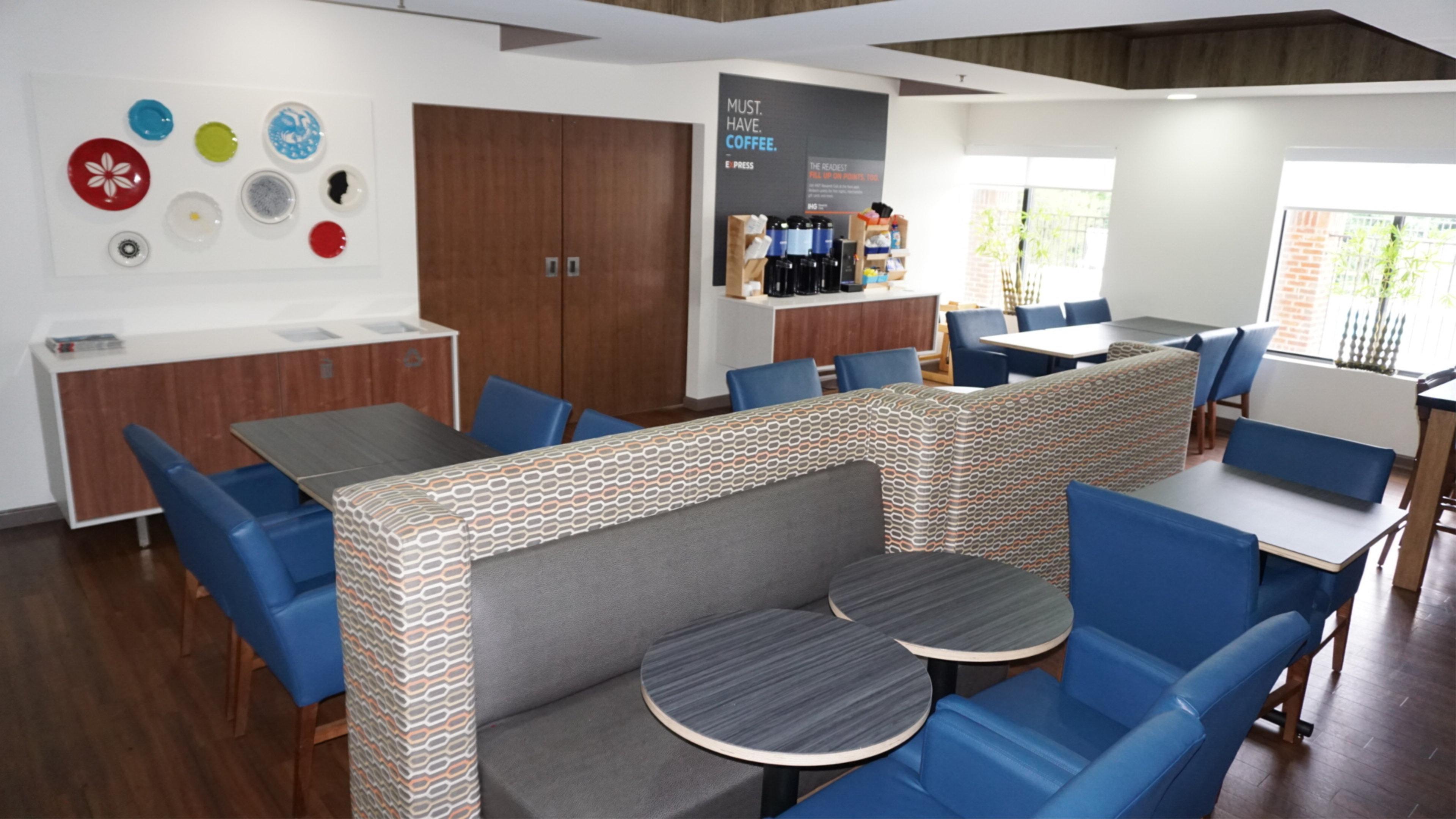 Holiday Inn Express Hotel & Suites Greensboro-East By Ihg Zewnętrze zdjęcie
