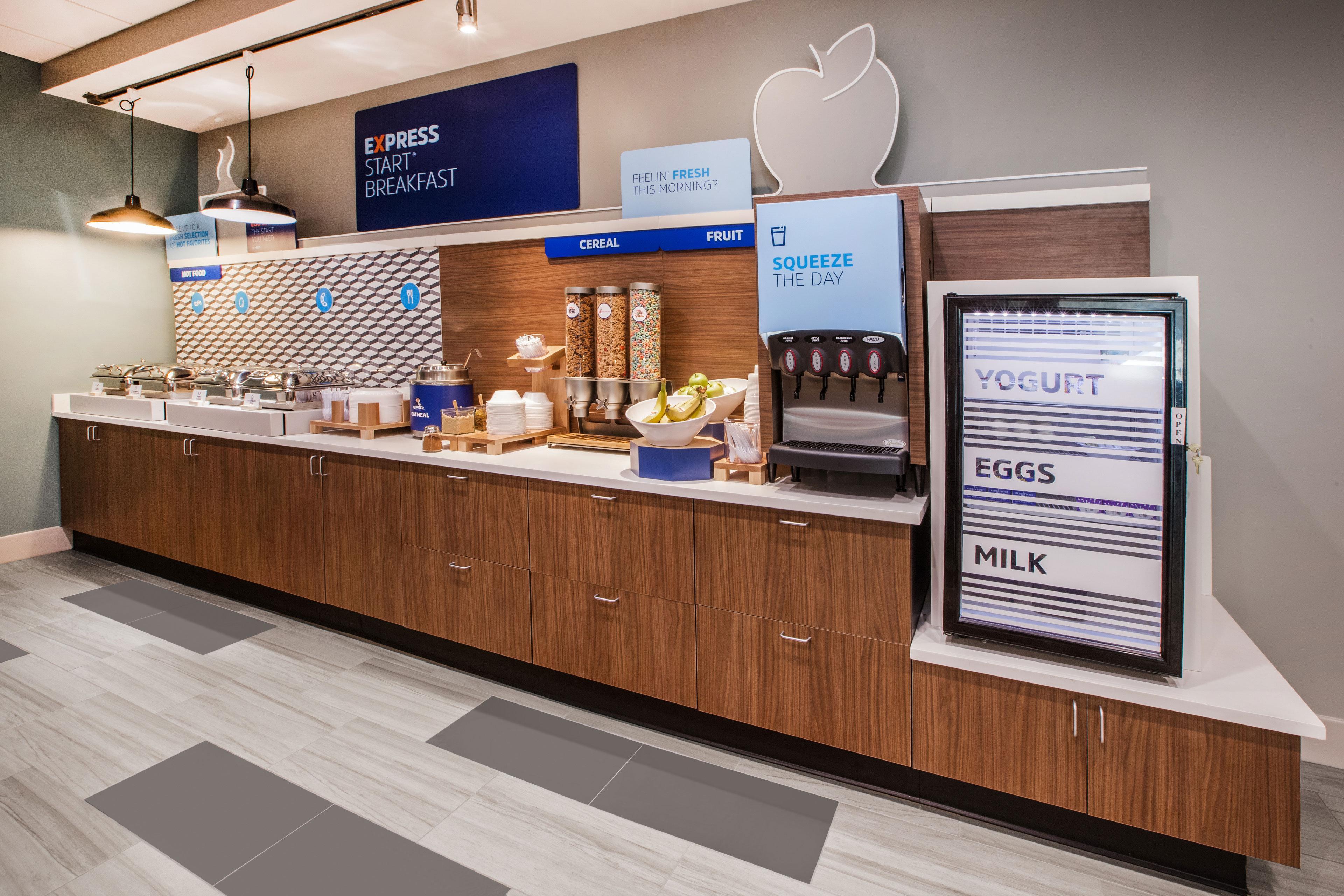Holiday Inn Express Hotel & Suites Greensboro-East By Ihg Zewnętrze zdjęcie