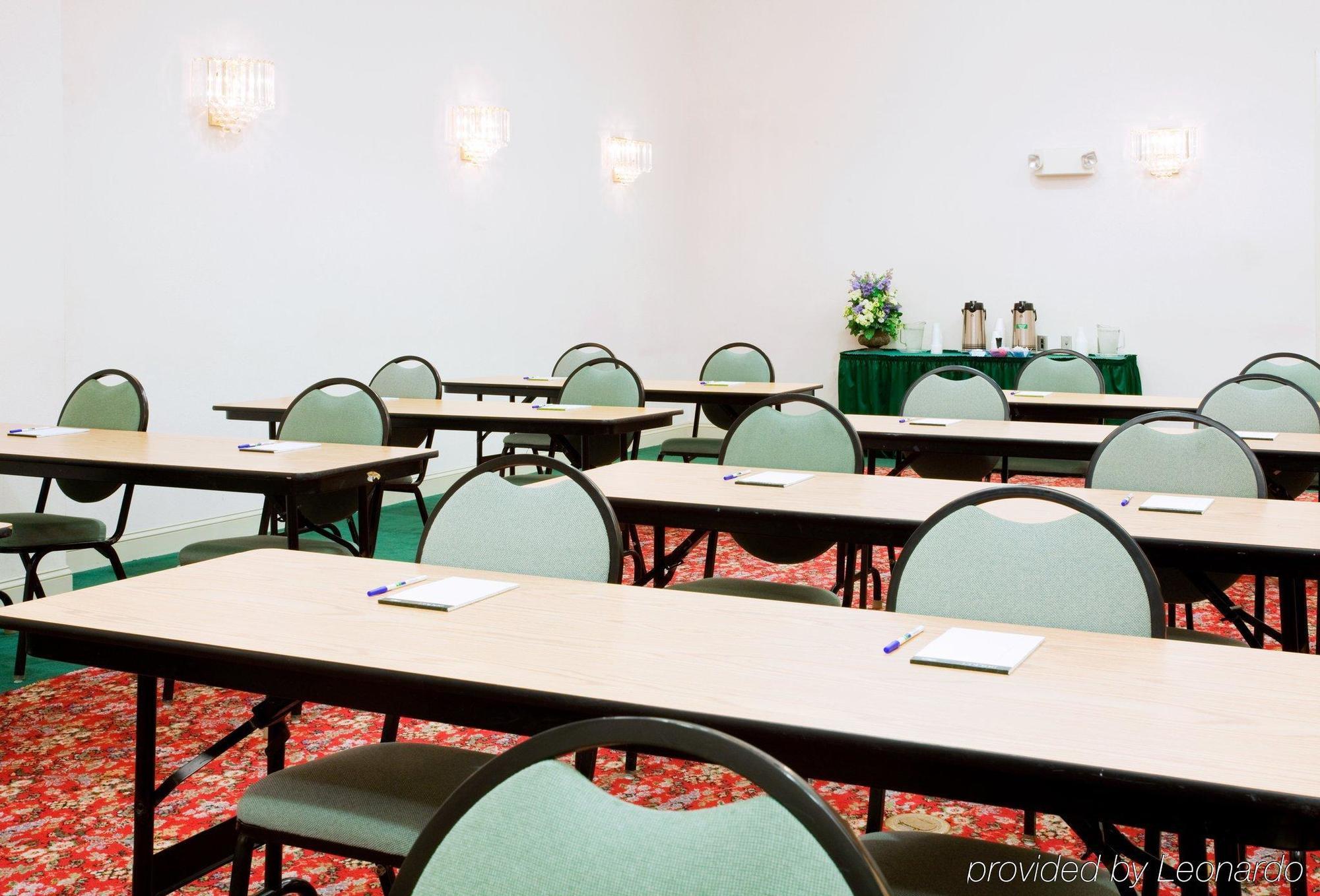 Holiday Inn Express Hotel & Suites Greensboro-East By Ihg Zewnętrze zdjęcie
