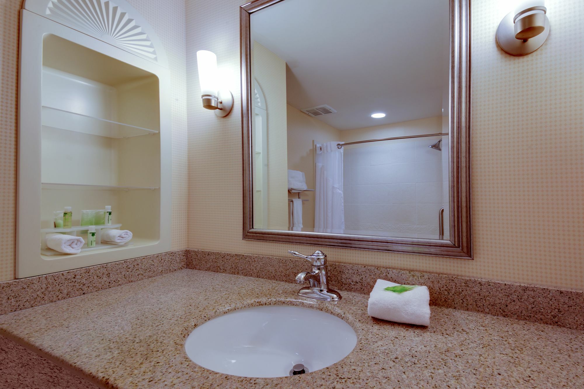 Holiday Inn Express Hotel & Suites Greensboro-East By Ihg Zewnętrze zdjęcie