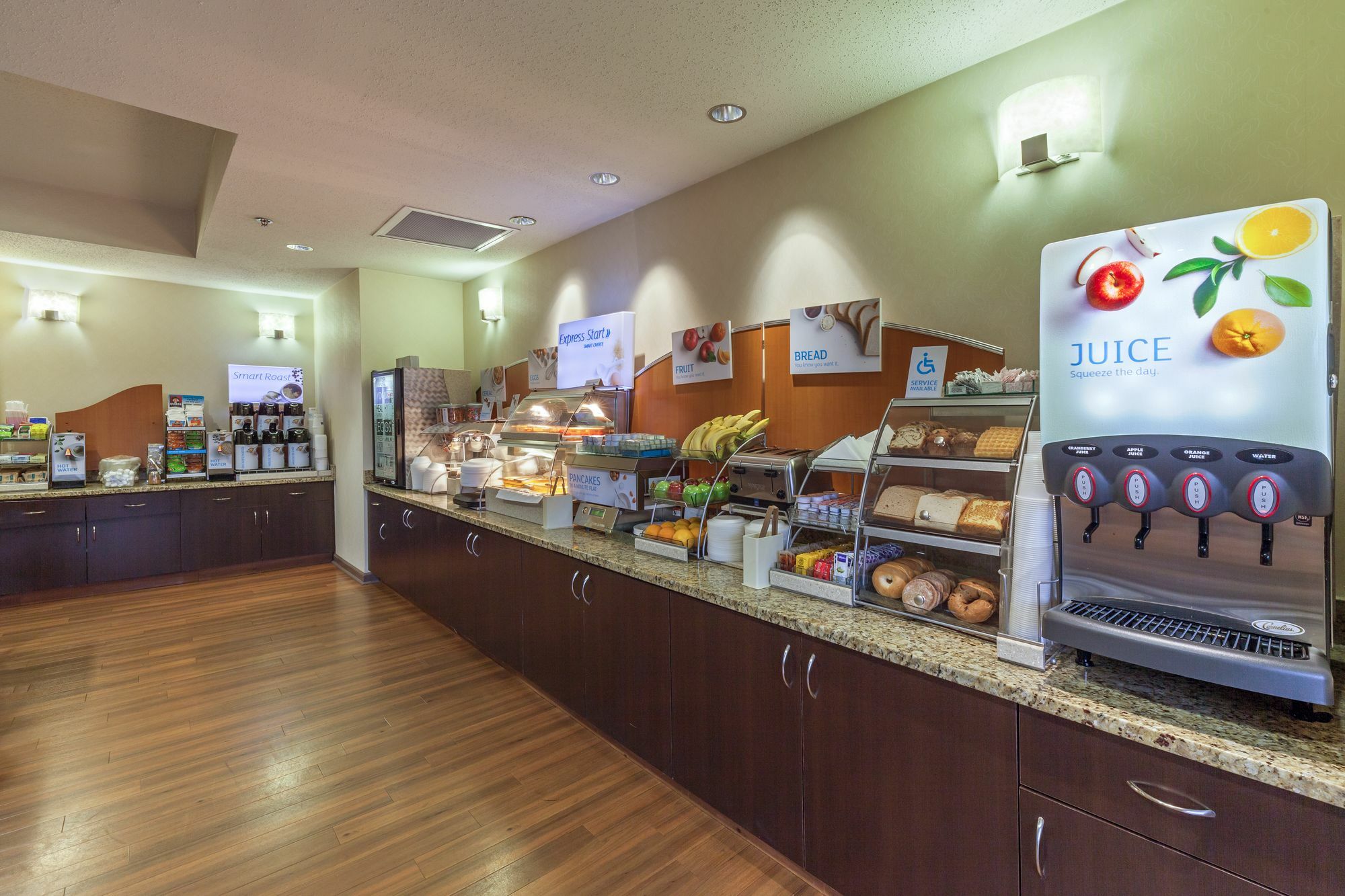 Holiday Inn Express Hotel & Suites Greensboro-East By Ihg Zewnętrze zdjęcie