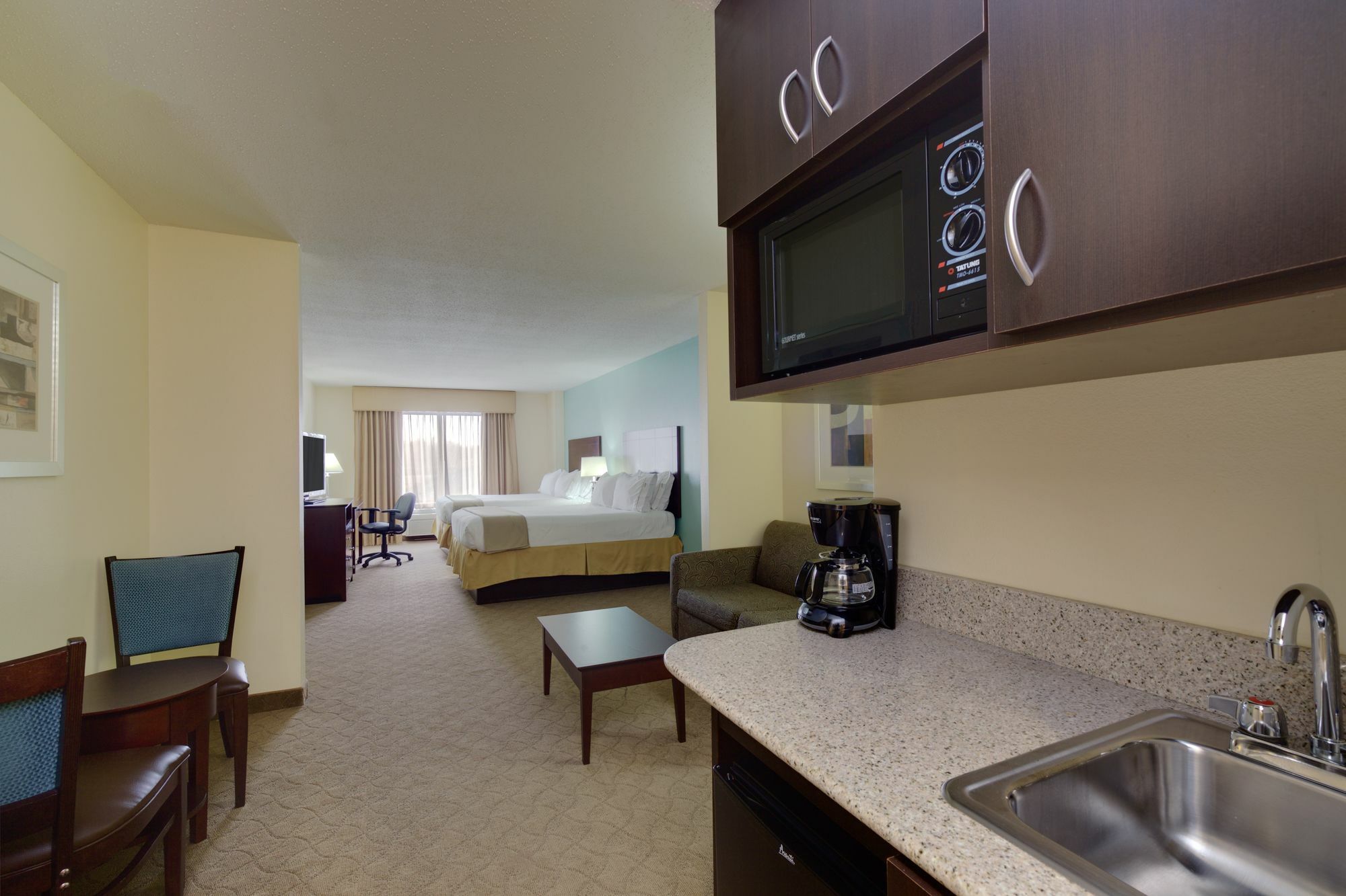 Holiday Inn Express Hotel & Suites Greensboro-East By Ihg Zewnętrze zdjęcie