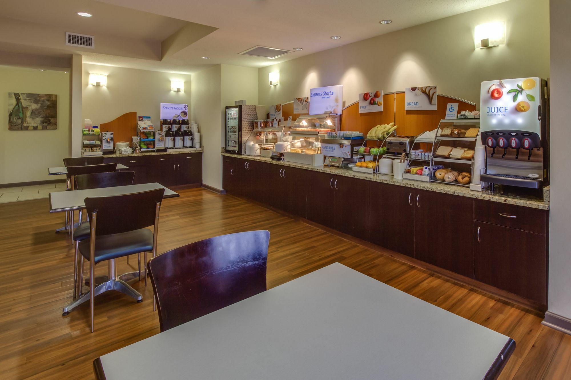 Holiday Inn Express Hotel & Suites Greensboro-East By Ihg Zewnętrze zdjęcie